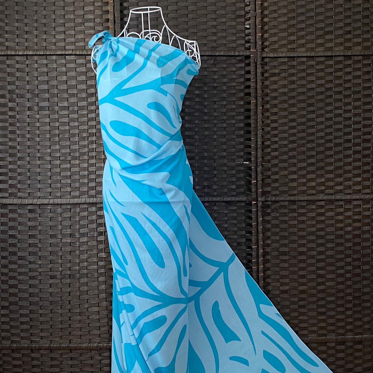 شاطئ ردائه التستر التفاف ثوب س - مراجعة Sarong Pareo Wrap وسعره