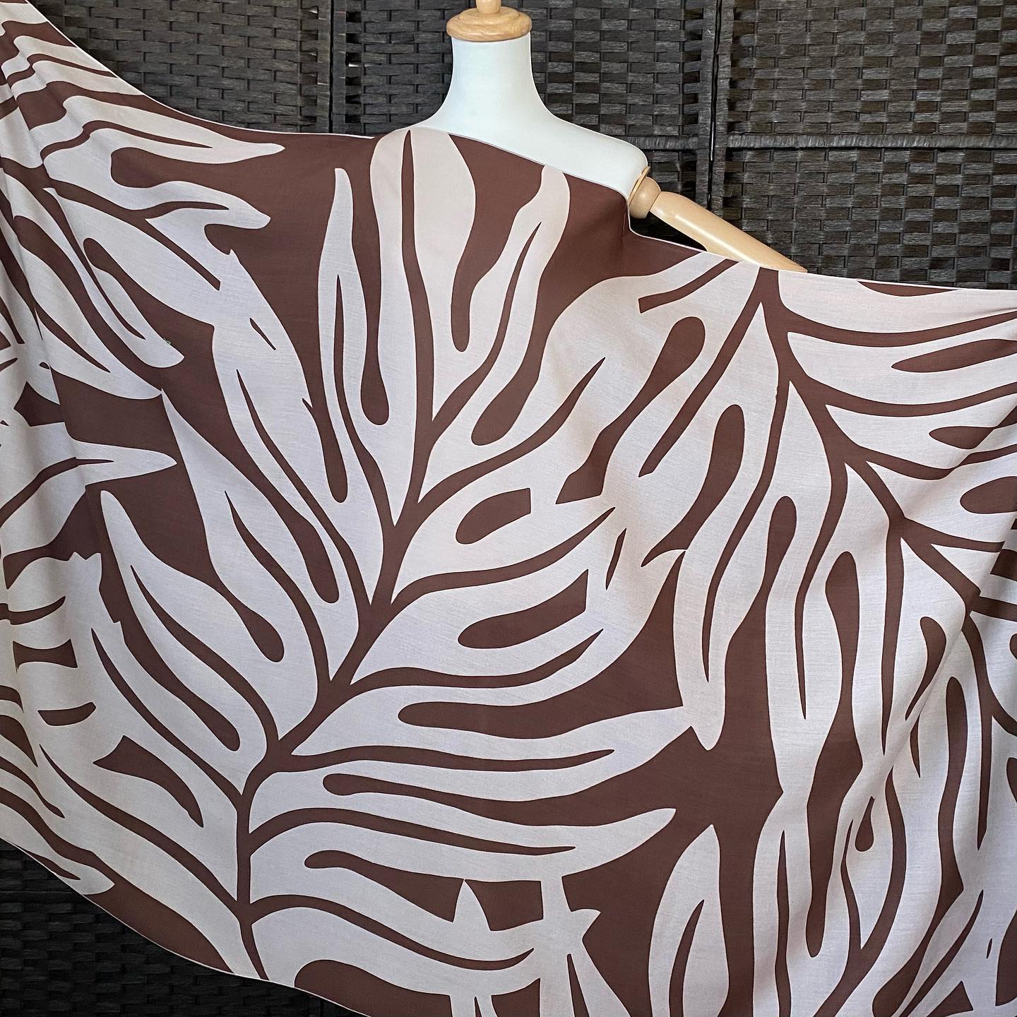شاطئ ردائه التستر التفاف ثوب س - مراجعة Sarong Pareo Wrap وسعره